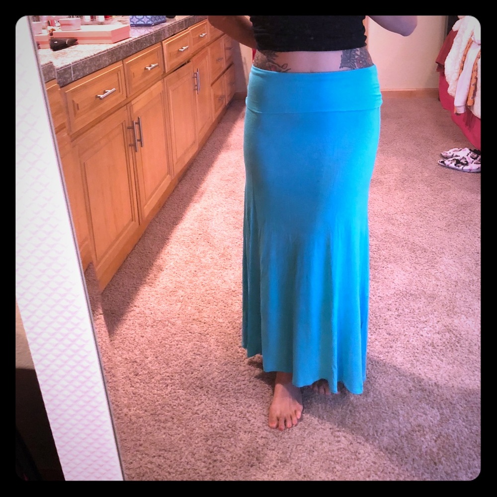 Turquoise maxiskirt